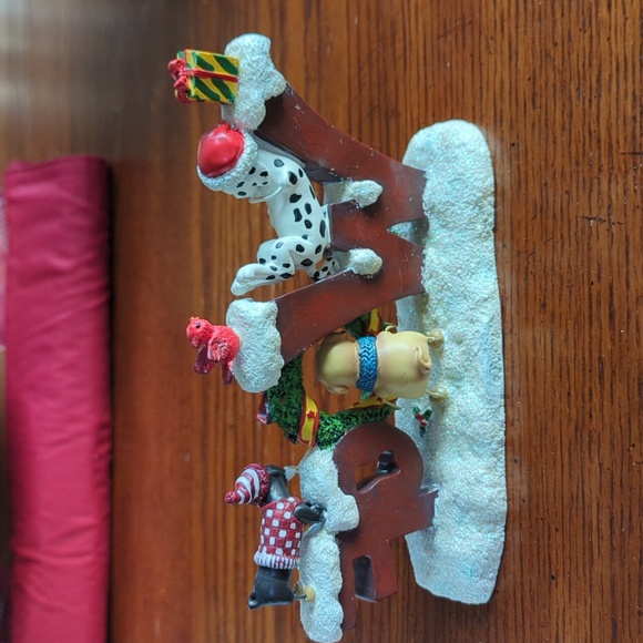 Dog 'Woof' Holiday decor - Picture 4 of 8